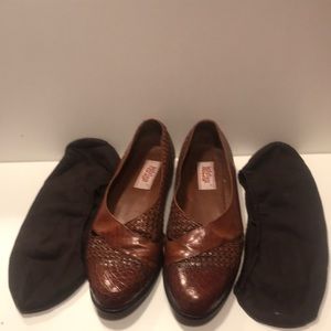 Unique Crocodile Hademade Mezlan Shoe with Side Vents